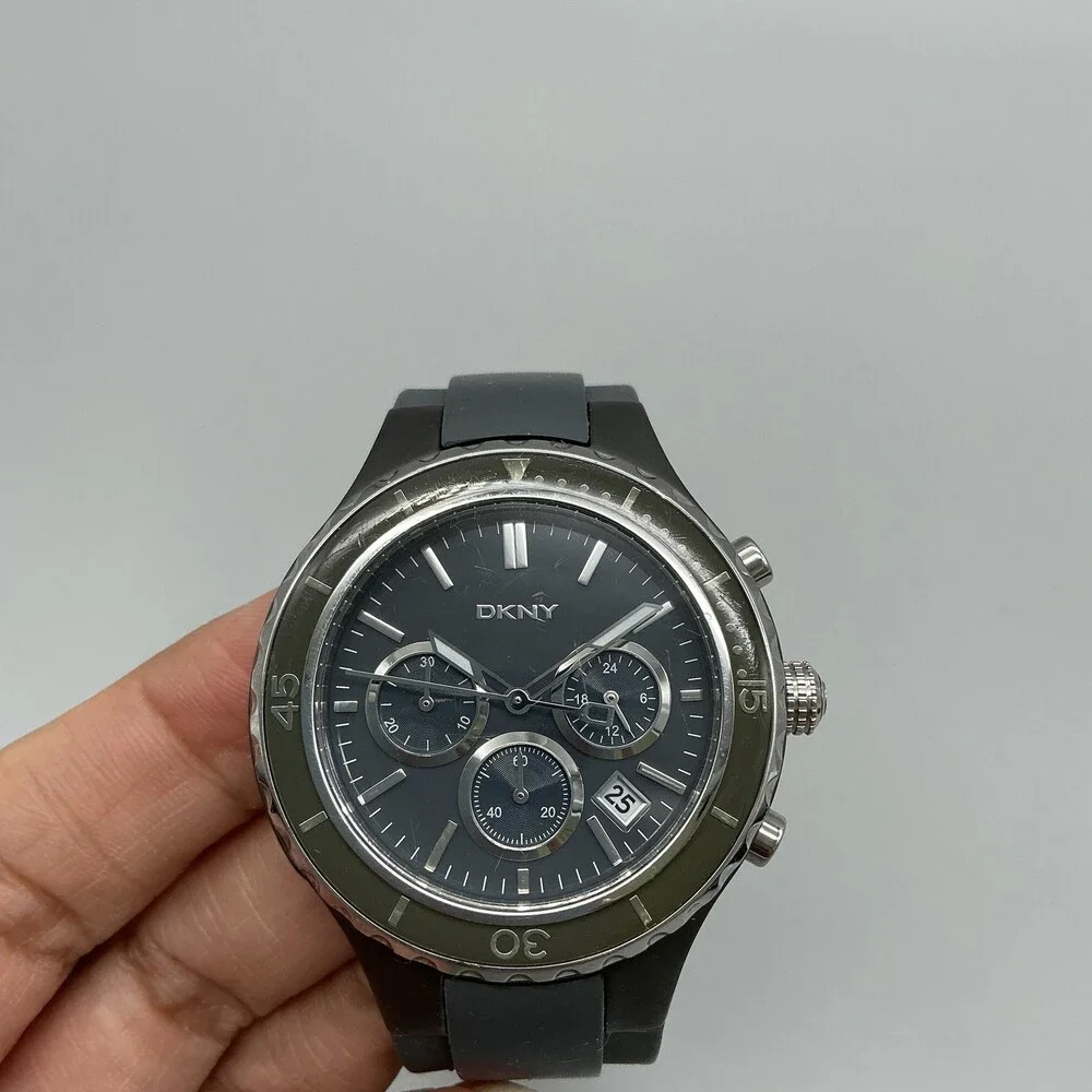 DKNY Mens Watch 42mm Black Dial Chronograph Date Sport NY-1470 New Battery